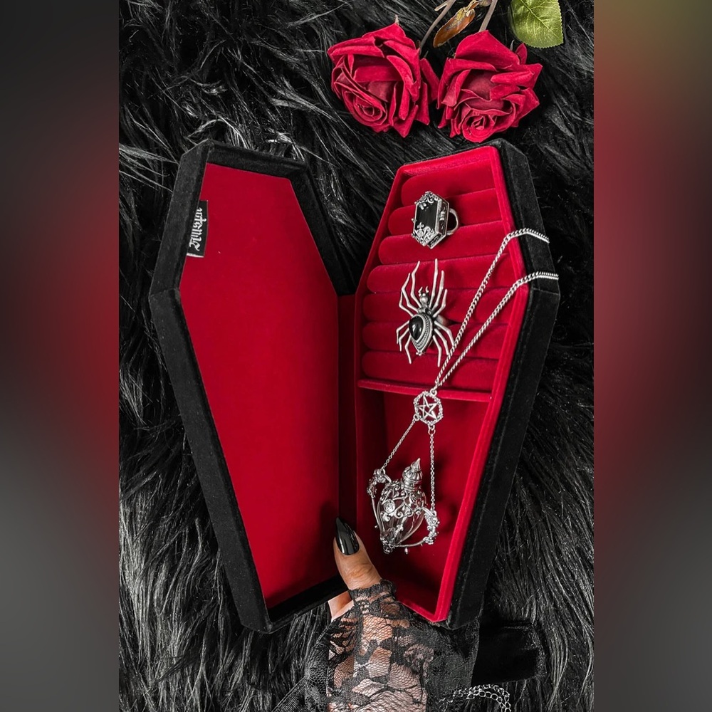 NWOT Killstar Gothic Velvet Casket Coffin Jewelry Box